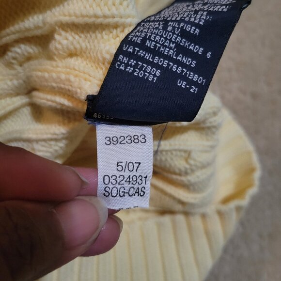 Tommy Hilfiger Size XL Butter Yellow Fisherman Preppy Cable Knit sweater - Picture 6 of 6
